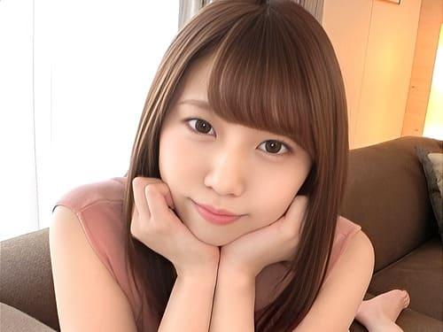【素人ハメ撮り】可愛らしい見た目の23歳ラーメン屋店員さん。パイパンマンコ弄り、フェラ、手コキ、勃起陰茎ハメ初撮り。