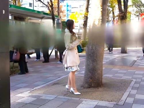 【素人ナンパハメ撮り】美容部員の素人娘のマンコ弄って舐めて、フェラ、手コキ、勃起肉棒挿入ガン突き絶頂ハメ撮り。