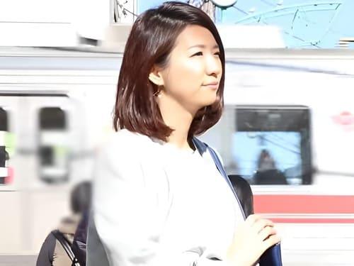 待ち合わせた33歳素人妻のマンコ弄って舐めて、フェラ、手コキ、勃起肉棒挿入ガン突き絶頂ハメ撮り。