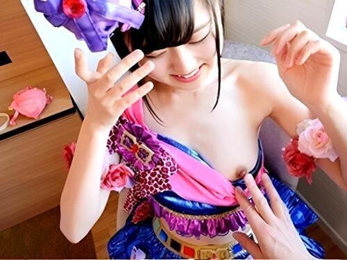 【素人ハメ撮り】美少女にアイドルコスさせてマンコ弄って舐めて、フェラ、手コキ、勃起肉棒挿入ガン突き絶頂。