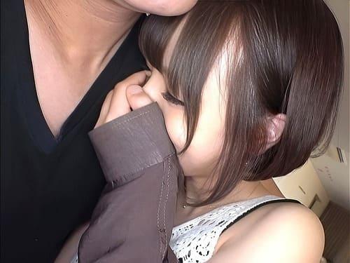【素人ハメ撮り】ショートカットで笑顔の可愛らしい21歳商社勤務の素人美少女のマンコ弄って舐めて、フェラ、手コキ、肉棒挿入ガン突き。