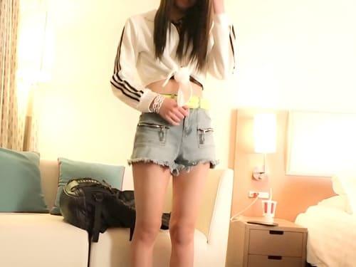 家出ギャルをナンパしてマンコ弄って舐めて電マ責め、フェラ、手コキ、勃起肉棒挿入ガン突き中出しハメ撮り。
