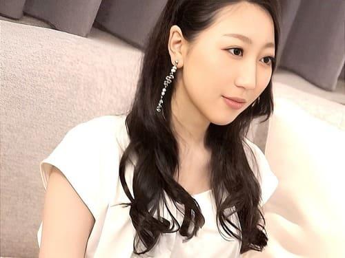 28歳社長秘書の素人お姉さんのパイパンマンコ弄って手マン責め潮吹き、フェラ、手コキ、勃起肉棒挿入ガン突き。