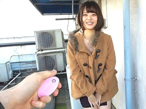 可愛らしい素人美少女を屋外でマンコをリモコンバイブ責め、室内でマンコ電マ責め、フェラ、手コキ、陰茎挿入腰振り絶頂。
