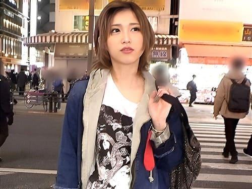 ナンパした25歳コスプレショップ店員の素人お姉さんのマンコ弄って電マ責め、フェラ、手コキ、勃起肉棒挿入ガン突き。