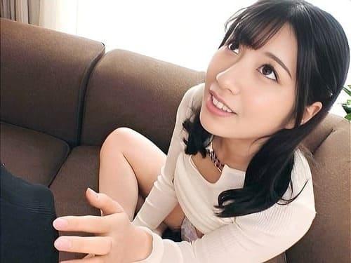 【素人ハメ撮り】色白清楚な見た目の22歳大学生のマンコ弄り、勃起した男根挿入ガン突き絶頂。