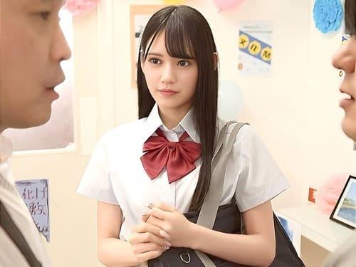 【八掛うみ】制服姿の美少女が彼氏との愛あるセックスから彼氏以外の男たちにフェラ、手コキさせられ、マンコに肉棒NTR挿入。