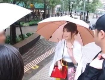 【日曜から中出し】日比谷で声を掛けた匂いフェチという三十路奥さん宅で中出し♥