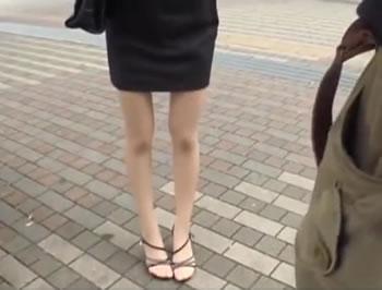 脚が細く美脚のショートヘアの美人OLをナンパ♥訊くと彼氏が淡泊らしく…濃中出し♥