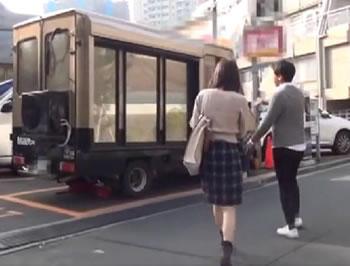 19歳の予備校生をナンパしてMM便に案内♥顔面騎乗クンニで人生初の失禁後中出し！