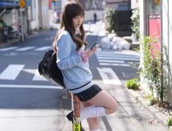 SNSで有名なカリスマギャルのJKと援交待ち合わせ♥ハメると中出し要求してきた…♥