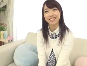 まだ少女っぽさが残る18才の女子大生に謝礼を渡して素股～からの無許可中出し♥