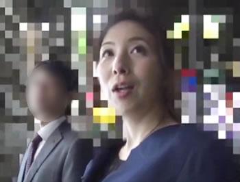 同窓会で帰り道が同じだった四十路男女に声を掛けてホテルへ案内し謝礼で釣ると…♥