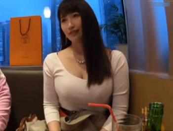 【日曜から中出し】新宿で声を掛けた巨乳の元地方アナウンサーの奥さん宅へ行き…
