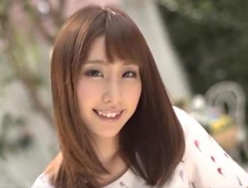 八重歯が可愛いスレンダーレジェンド女優♥あやみ旬果に生中出し！