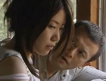 【ヘンリー塚本】めぐる季節はSEXの匂い…「連れ子の娘とする屋根裏近親相姦」