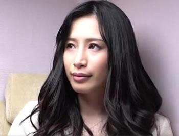 【セレブ奥さんナンパ】スタイル良い黒パンストの子持ちの人妻さんに無許可中出し♥