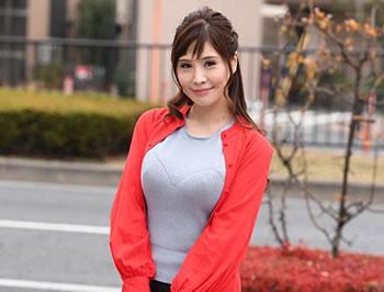 【MM号】とても41歳には見えないスタイル抜群爆乳セレブ奥様に年下イケメンが…♥
