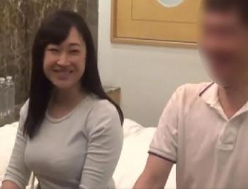 同窓会終わりの帰る方向が同じのアラフォー男女を呼び止めホテルでHミッション♥
