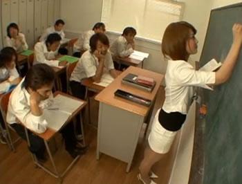 新しく赴任してきたスタイル抜群の女教師を不良たちがレイプし中出ししまくるww