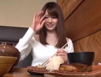 【S級素人濃厚生中出し】遊ぶお金に困っているという超カワJDと待ち合わせて…♥