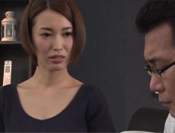貧弱な夫をなじる妻が夫の留守中に夫の会社の同僚に犯され何度も中出しされる！