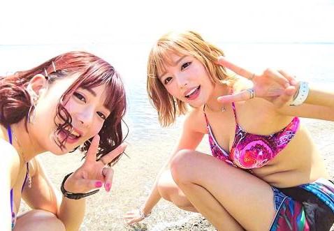 痴女ギャル二人が逆ナンパ！「あたしたちとしたくないの？」男をホテルでサンドイッチで痴女っちゃう！【浜崎真緒 有村のぞみ】