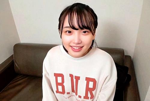 【素人】「あれ？ゴム付けてなくない…？」田舎から上京したロリ美少女に素股のはずがヌルヌル割れ目にツルンと入っちゃった！