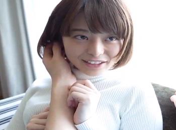 アイドル級の清楚系スレンダー美少女とホテルでイチャラブSEX【月乃ルナ】