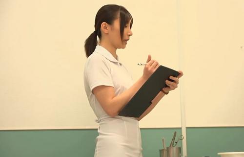 入院先の看護師がまさかの友達の彼女！「出したいんでしょ？」乳首舐めや手コキで痴女られて中出しまでしてしまった俺！【伊東める】