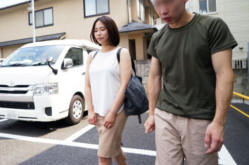 【素人企画】セックスレスのアラサーぽっちゃり妻がヤリ盛りの大学生の自宅にゴム一個だけで宿泊させられる！