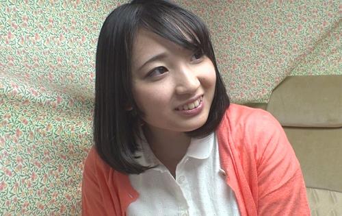 【素人】街行く人妻さんに声掛け！「だいぶセックスレスで…。」旦那とは3年していないスレンダー人妻！