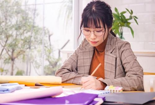 都内で仕事をバリバリこなす現役アパレルデザイナーがAVデビュー！【美波こづえ】
