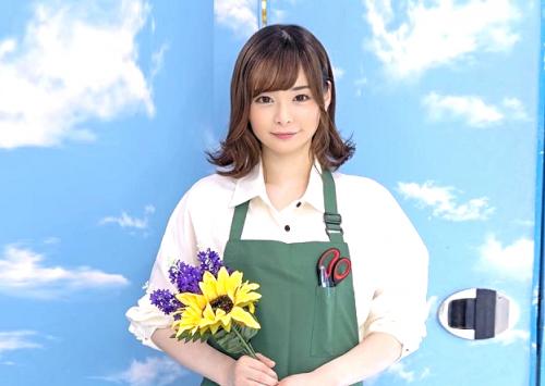 【マジックミラー号】お花屋さんのバイトJDに声掛け！「こんなのはいるかなぁ…？」デカチンに心配しちゃう美女発見！