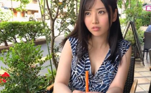【素人】彼氏に旅行をドタキャンされて激オコでやけっぱちになった黒髪美女をNTRエッチ！