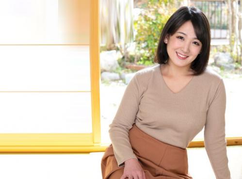 48歳ちょいぽっちゃり熟女妻！「セックスは好きです…」旦那に内緒の背徳不倫！【入山やよい】