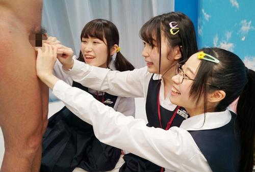 【マジックミラー号】田舎から東京にやってきたウブな修学旅行生にオチンチン出してみた。