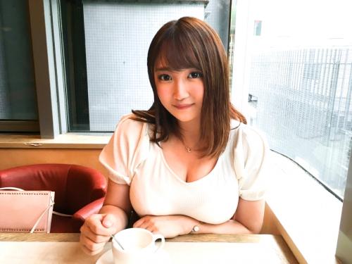 【素人】オナニー大好きなパン屋でバイトしてるオッパイの大きい爆乳美女とホテルへ！