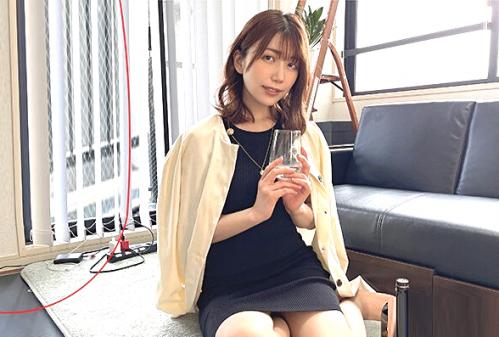 【素人】漂う色気のワキがキレイで甘すぎる29歳のOLさんを自宅に連れ込みエッチ！