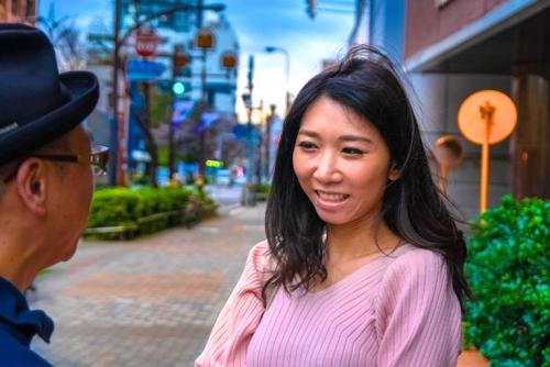【素人】48歳のアナルまで使える変態熟女をナンパして中出しまで！