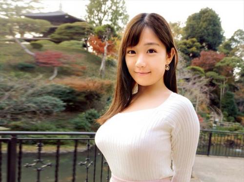 【素人】巨乳女子大生に素股をお願いしたらヌルヌルワレメに結局つるんっと入ってしまいました！