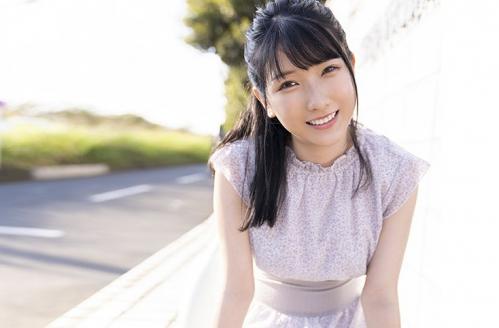カップ数以上に大きく見える 笑顔が可愛い巨乳お姉さんがAVデビュー！【宮西ひかる】