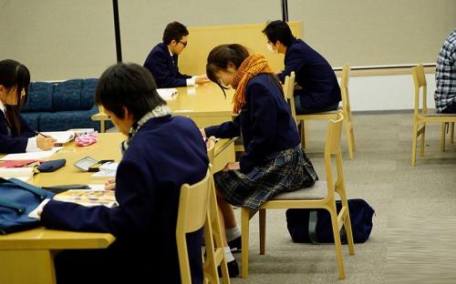 【野外凌辱】調教中のM女にリモコンバイブを突っ込んで放置！