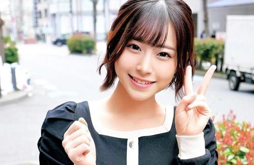 【素人】1人暮らしの巨乳美女のお部屋にお邪魔してパンティをずらしてハメて中出しまで！