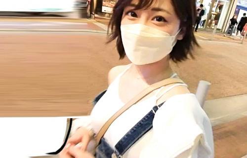 【素人ナンパ】「横乳も下乳も形も乳首からすべてがエッチ！」新宿で遊んでいた美容部員とホテルへ！