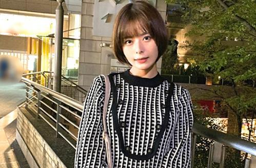 【素人】「…本当にエロいッ！」大好きな彼のオチンチンを舐めまくるフェラ好きのパイパン彼女！
