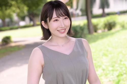 Gカップ女神降臨！誘ってもないのに年下に告られるという魔性の三十路妻！【奥美遥】