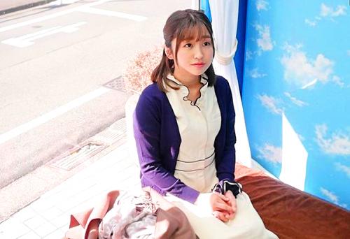 【マジックミラー号】「睾丸マッサージしてくれませんか？」ムクムク大きくなっていくチンポに驚くエステティシャンのお姉さん。