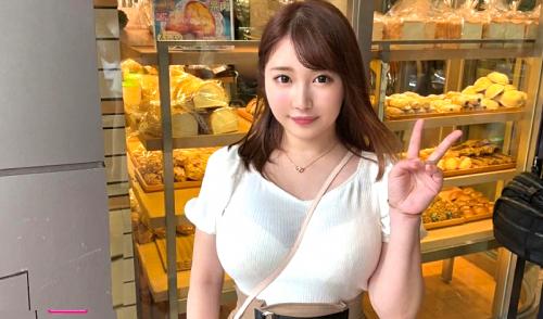【素人】「こんな子がパン屋にいたら売れまくるでしょ！」ロリ爆乳のGカップお嬢様女子大生とホテルへ！