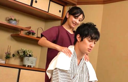 【レイプ】「こんな普通のマッサージでこんなになるわけないだろ？」温泉宿で働く女性施術師を恫喝して犯す！